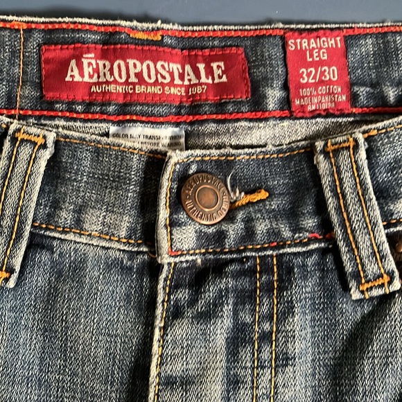 AEROPOSTALE DISTRESSED BLUE JEANS 32 x 30” straight leg - Picture 5 of 14